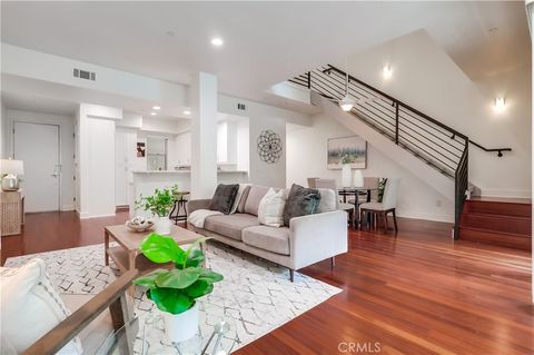 395 East 4th Street 13 Long Beach CA 90802