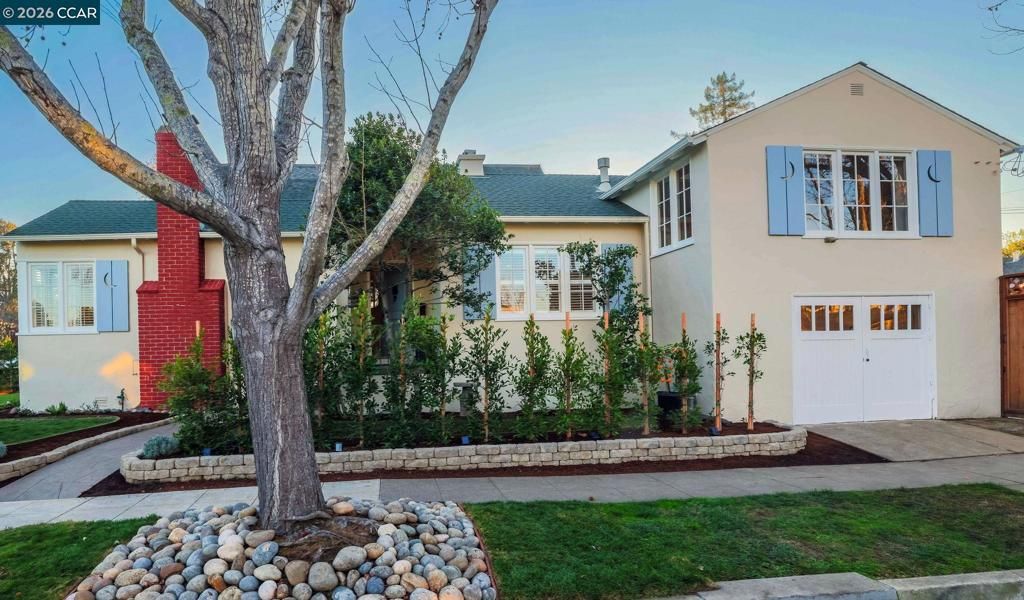 Photo of 1401 Paloma Ave Ave, Burlingame, CA 94010 (MLS # 41120701)