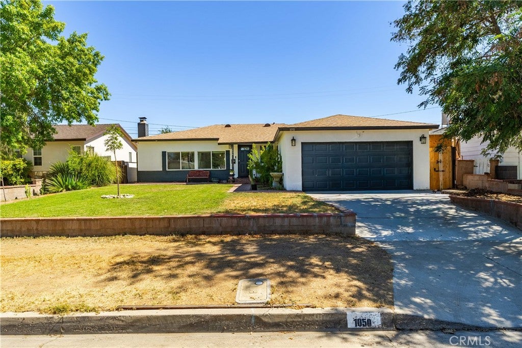 1050 W Avenue J6