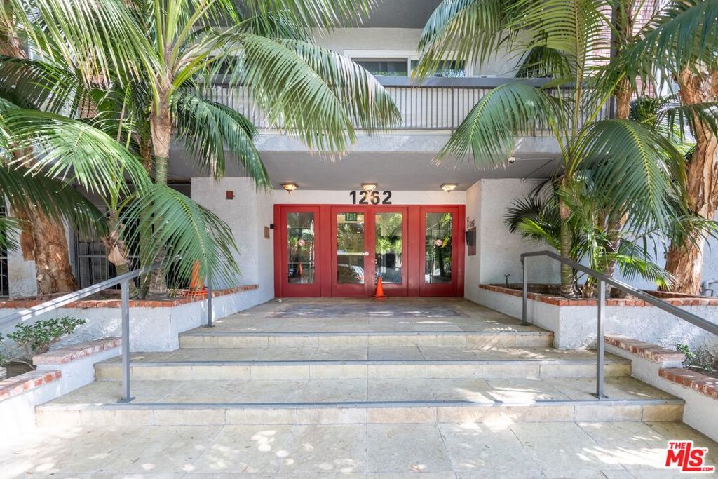 Photo of 1262 S Barrington Avenue #204, Los Angeles, CA 90025 (MLS # 26657237)