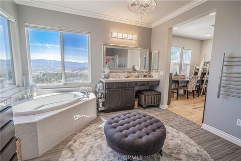 Photo of 28076 Bridlewood Dr, Castaic, CA 91384 (MLS # SR26033485)