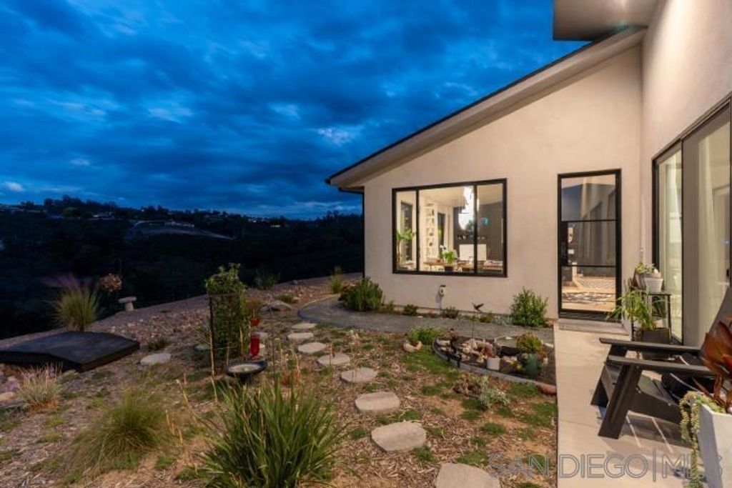 Photo of Fallbrook, CA 92028 (MLS # 250042087SD)