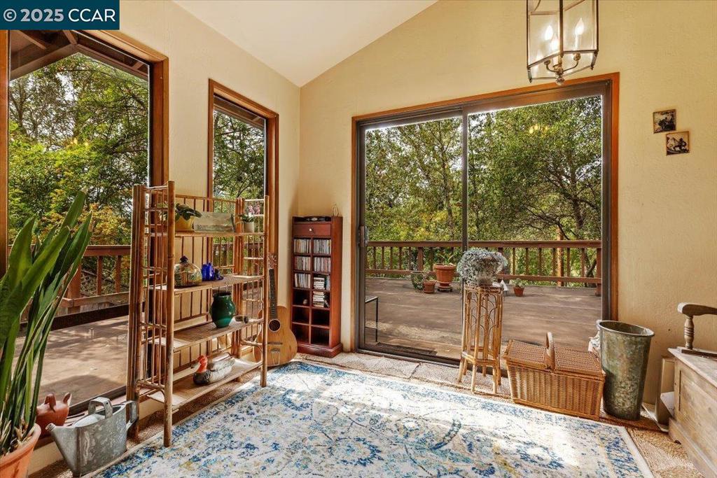 CHARLES HILL - Residential