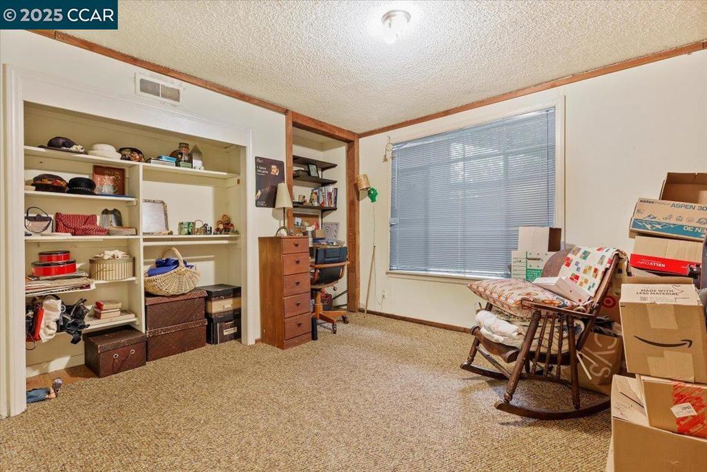 CHARLES HILL - Residential