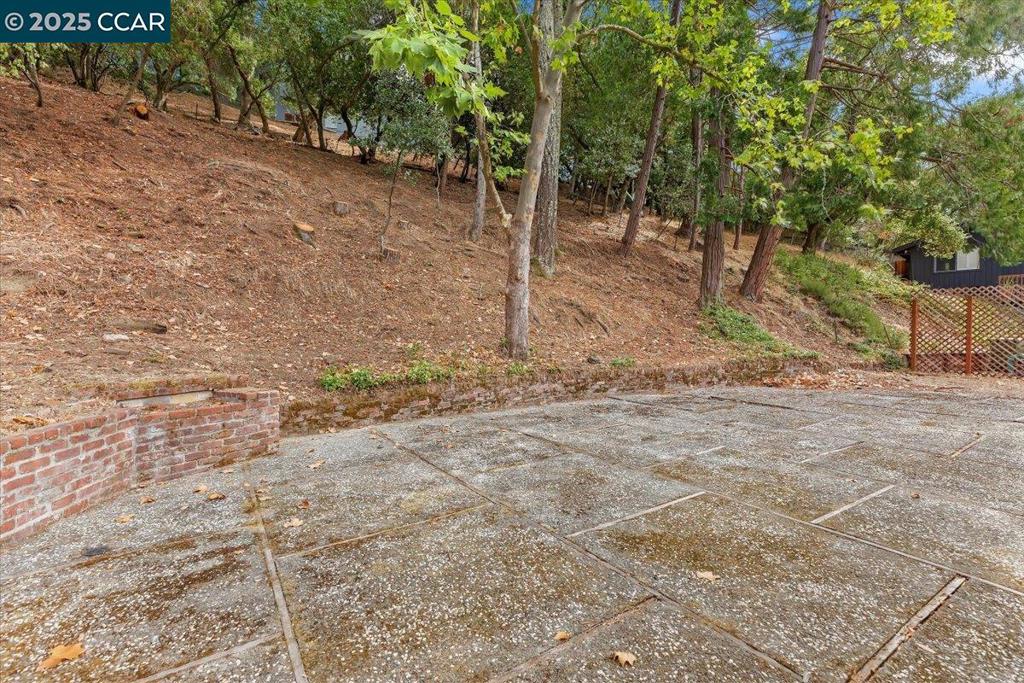 CHARLES HILL - Residential