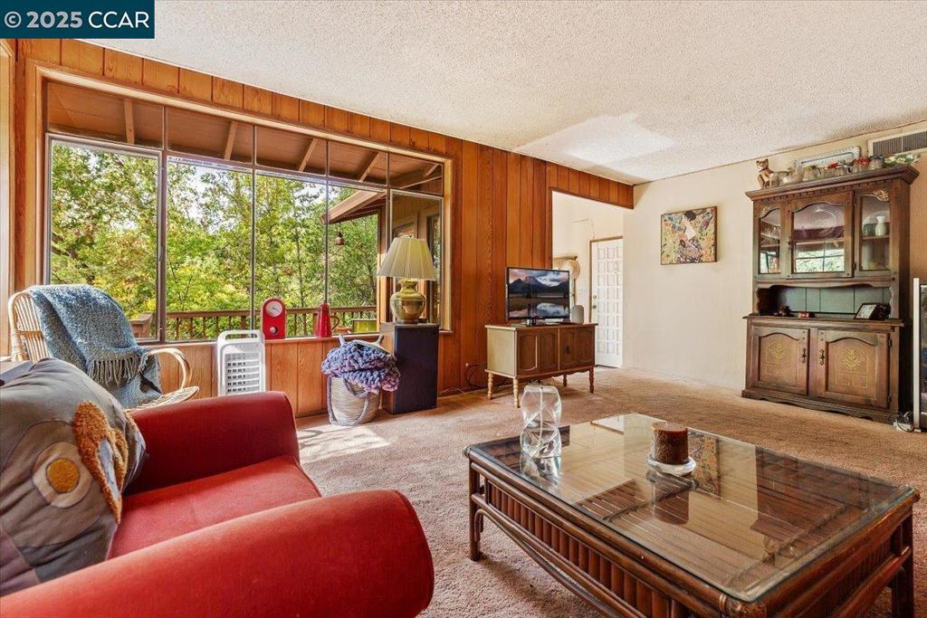 CHARLES HILL - Residential