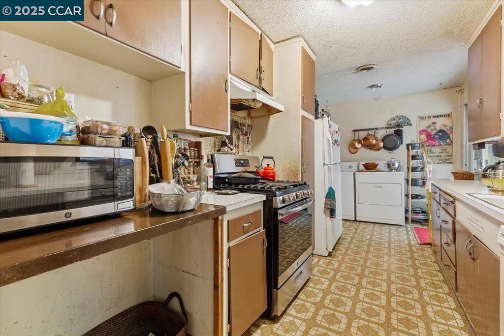 CHARLES HILL - Residential