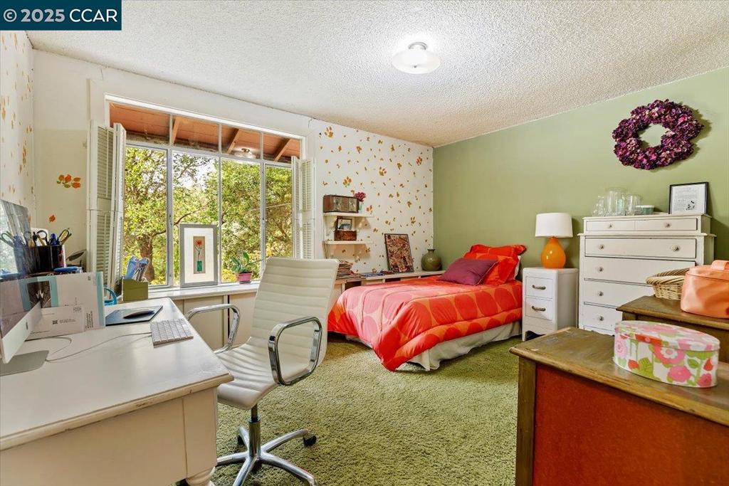 CHARLES HILL - Residential