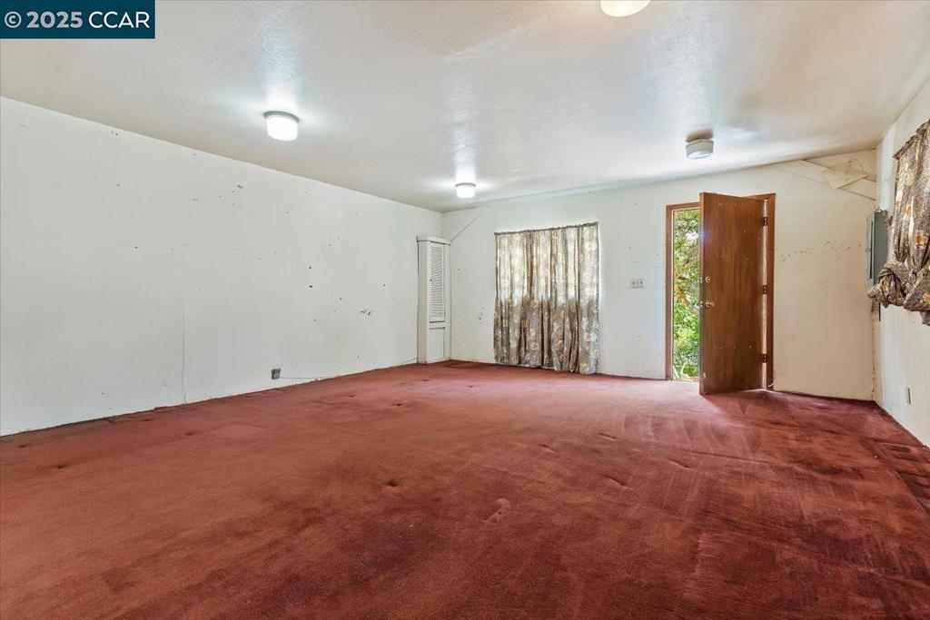 CHARLES HILL - Residential