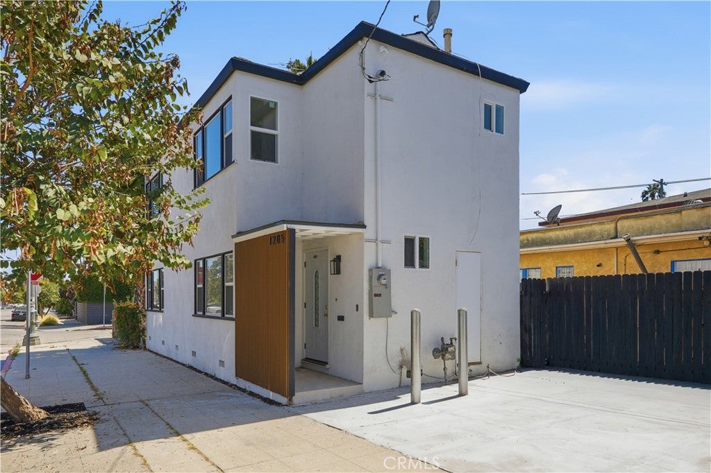 1205 Cole, Los Angeles CA 90038
