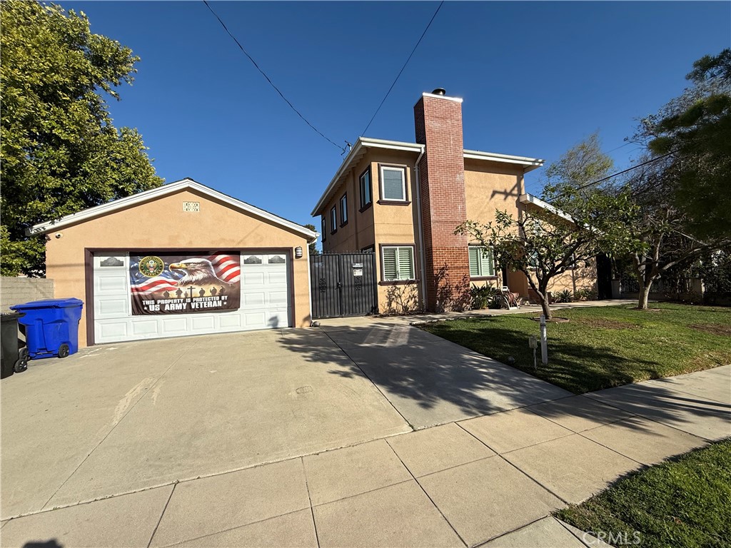 Located on the serene and beautiful Willard Avenue, this meticulously furnished rebuilt 3-bedroom, 2.5-bathroom home is a true gem. The bright interior is filled with natural light, creating a warm and inviting atmosphere. The spacious living room and open dinning room offer plenty of room for relaxation and entertaining. Magnificent fireplace provides warmth and peaceful ambience and is remote control operated.
The kitchen and all bathrooms have been tastefully renovated, providing a contemporary aesthetic and high functionality. The expansive backyard is perfect for outdoor activities and features a modern fire pit and cooking area. Additionally, there is a standalone storage room with a kitchenette and an en-suite bedroom, resembling an accessory dwelling unit (ADU) which can accommodate guests to stay overs comfortably.
The private backyard is an ideal setting for relaxation or hosting gatherings. There is a outdoor built in cooking counter with sink and faucet for cook out entertainments and activities. This home perfectly blends comfort and style, situated on a quiet and desirable street in the heart of San Gabriel near popular shops, restaurants, supermarkets, and schools. You won't want to miss this one!!
Please use the link to submit tenant application: http://apply.link/wHNKvPs