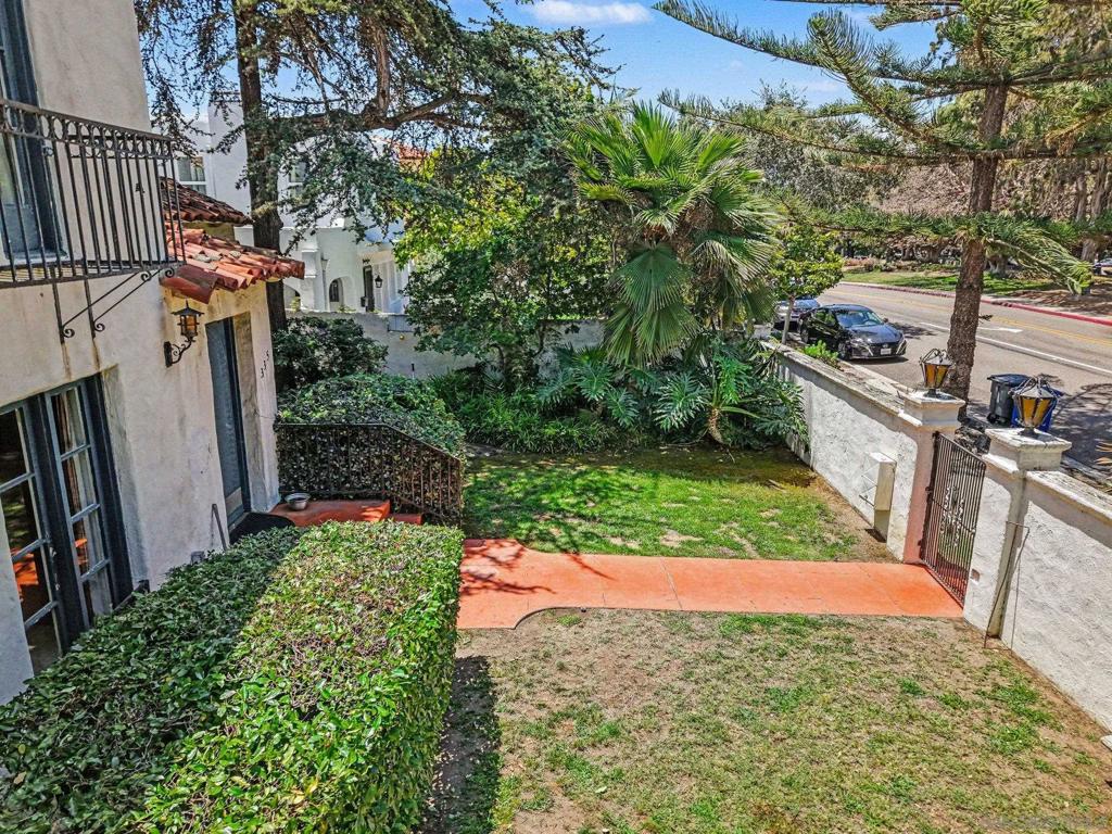 335 Alameda Blvd