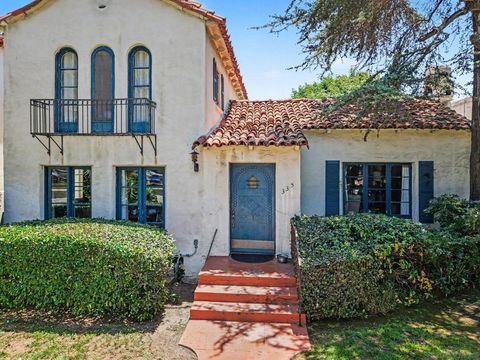 Photo of 335 Alameda Blvd BLVD, Coronado, CA 92118 (MLS # 260013225SD)