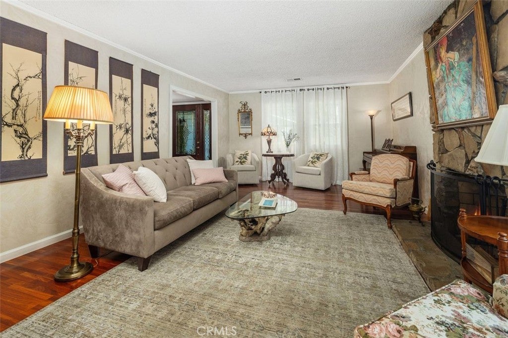 1734 Bluestone