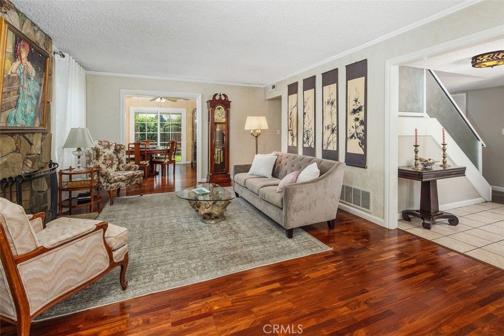 1734 Bluestone