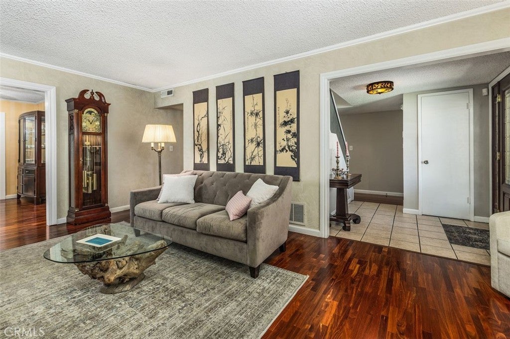 1734 Bluestone