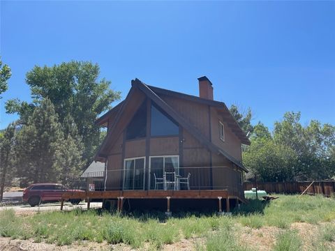 Photo of 2628 Beachwood Way, Pine Mountain Club, CA 93222 (MLS # SR25150909)
