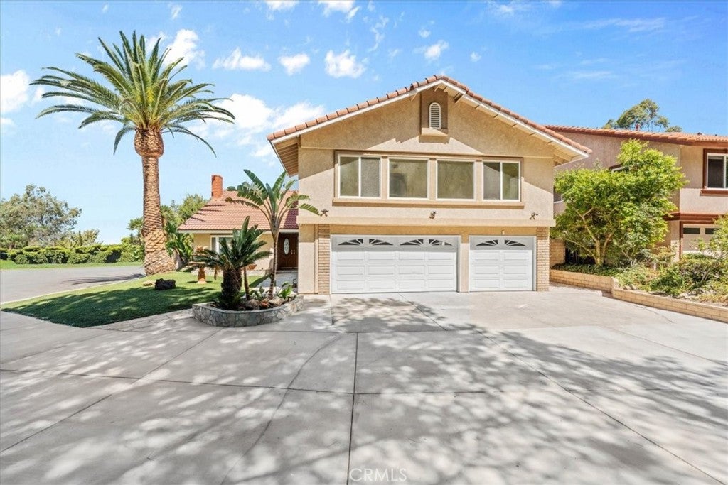 7130 E Colter