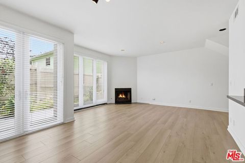 Tiny photo for 811 21st Street #5, Santa Monica, CA 90403 (MLS # 26724667)