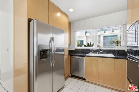 Tiny photo for 811 21st Street #5, Santa Monica, CA 90403 (MLS # 26724667)