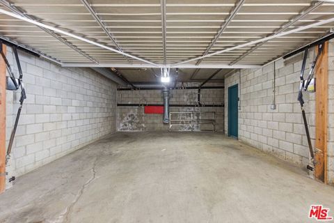 Tiny photo for 811 21st Street #5, Santa Monica, CA 90403 (MLS # 26724667)