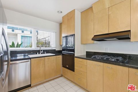 Tiny photo for 811 21st Street #5, Santa Monica, CA 90403 (MLS # 26724667)