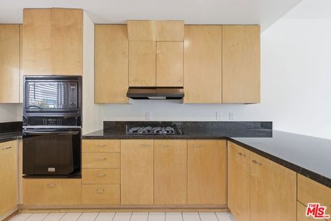 Tiny photo for 811 21st Street #5, Santa Monica, CA 90403 (MLS # 26724667)