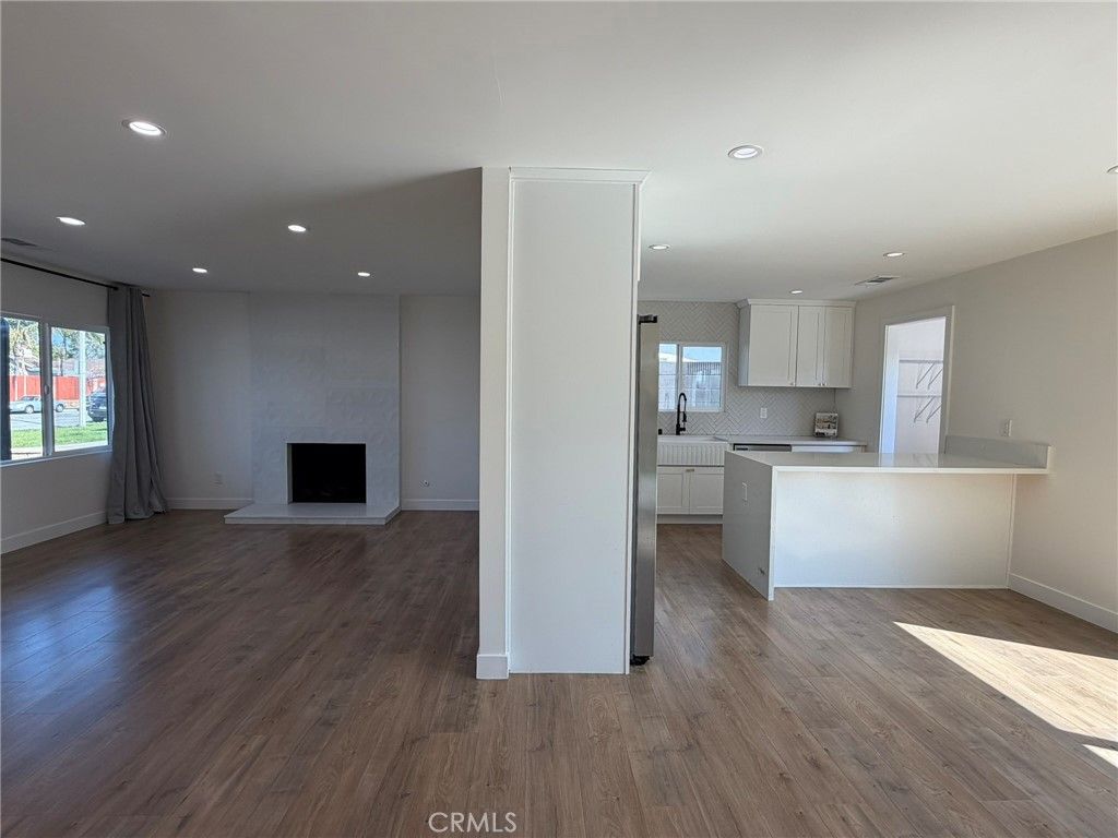 Photo of 6082 Royalist Dr, Huntington Beach, CA 92647 (MLS # OC26053271)