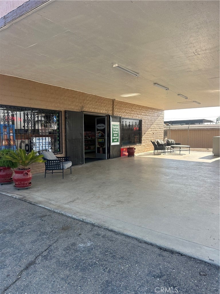 3126 W Elkhorn