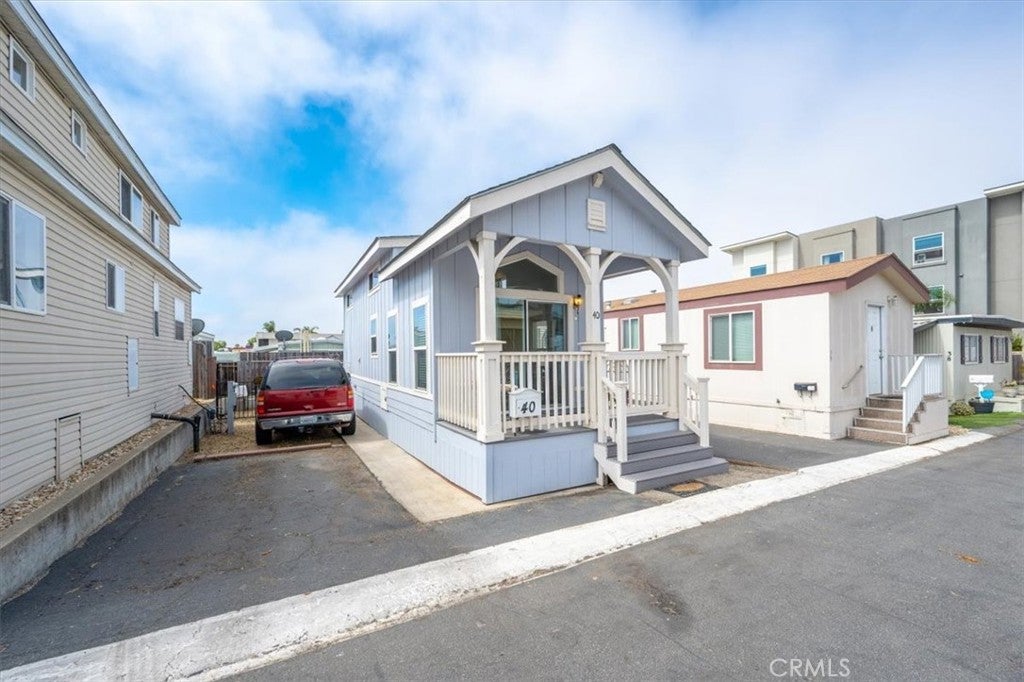 1477 W Grand Ave 40