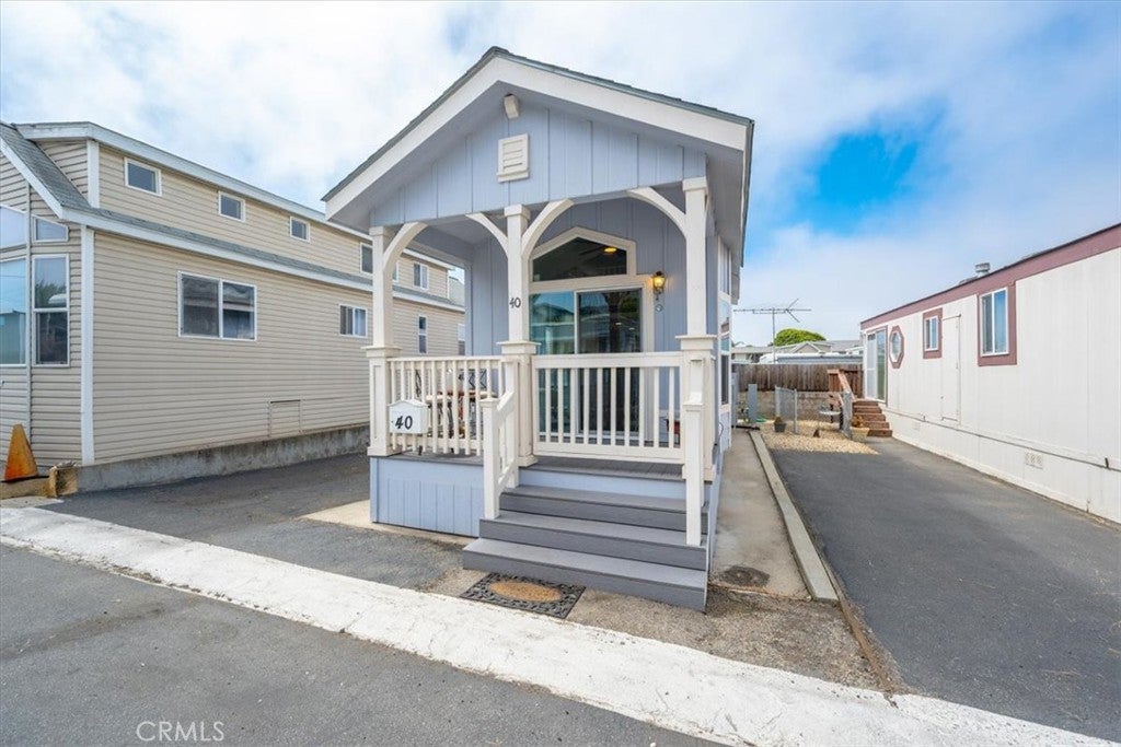 1477 W Grand Ave 40