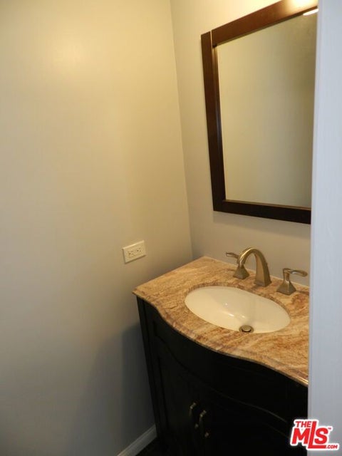 Tiny photo for 2711 Arizona Avenue, Santa Monica, CA 90404 (MLS # 26872981)