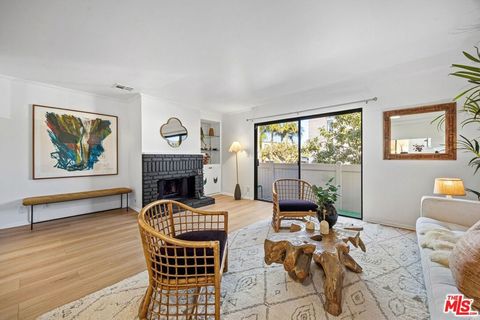 Photo of 4365 Mclaughlin Avenue #4, Los Angeles, CA 90066 (MLS # 26633431)