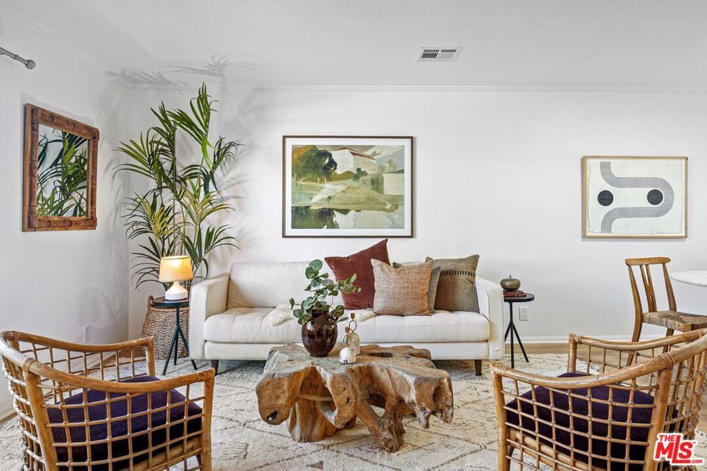 Photo of 4365 Mclaughlin Avenue #4, Los Angeles, CA 90066 (MLS # 26633431)