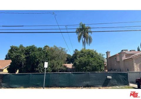 MLS: 26847363