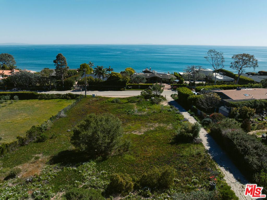 Photo of 29029 Cliffside Drive, Malibu, CA 90265 (MLS # 26665011)