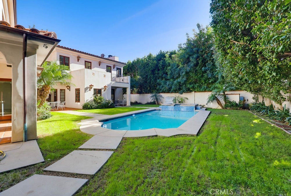 1805 Outpost Dr