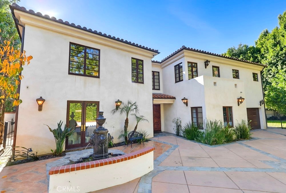 1805 Outpost Dr