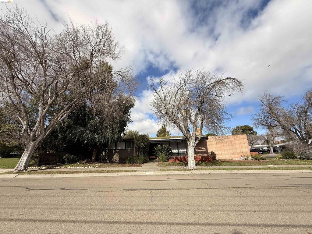 4150 4150 Brookside Dr