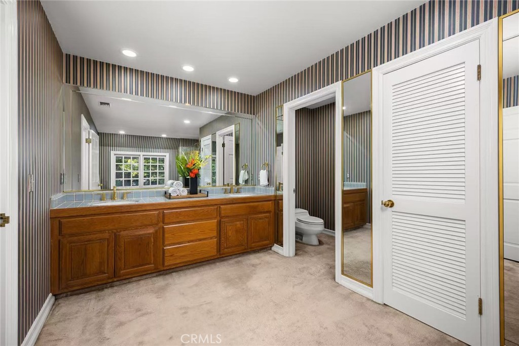 San Marino, California, 91108, United States, 5 Bedrooms Bedrooms, ,5 BathroomsBathrooms,Residential,Active,2042216