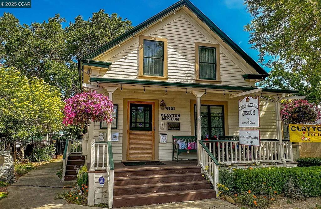 DANA HILLS - Residential