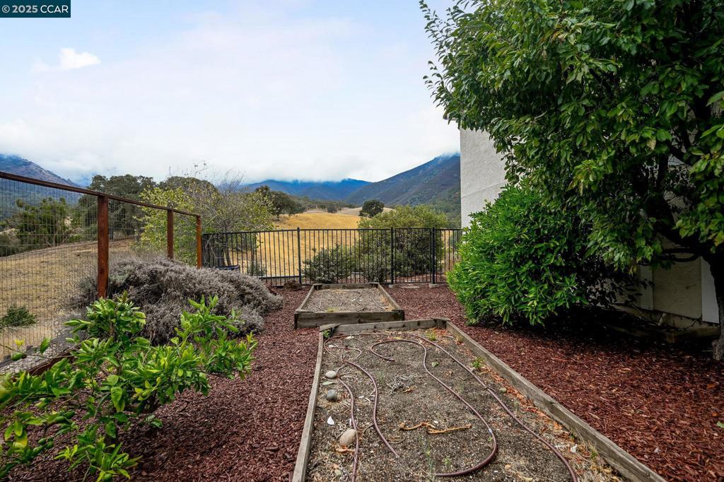 DANA HILLS - Residential