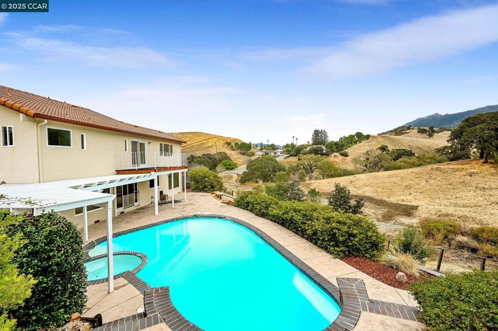 DANA HILLS - Residential