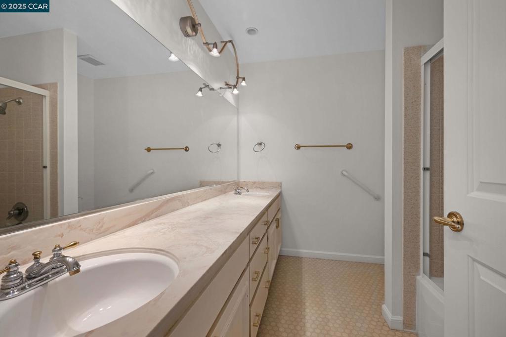 DANA HILLS - Residential