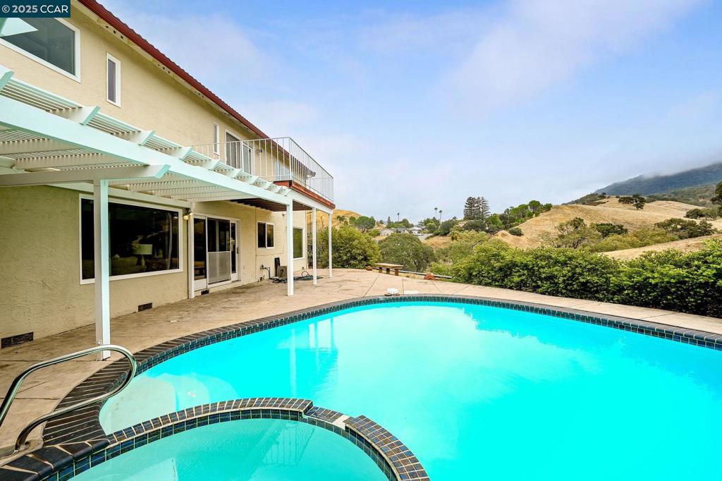 DANA HILLS - Residential