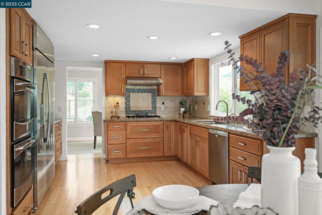 DANA HILLS - Residential