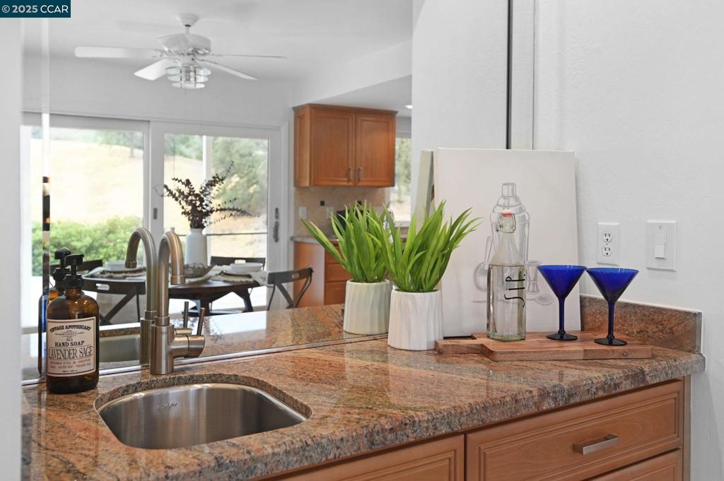 DANA HILLS - Residential