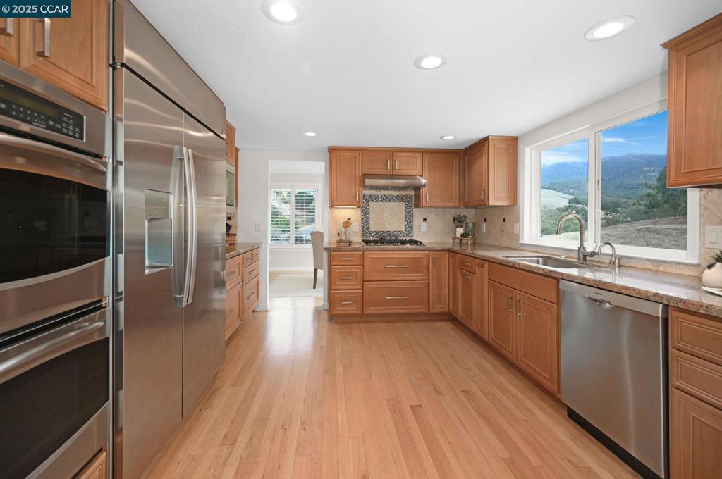 DANA HILLS - Residential