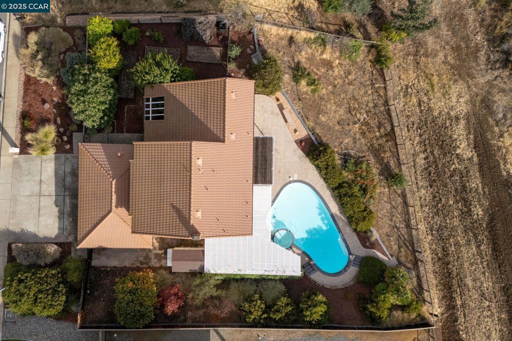 DANA HILLS - Residential