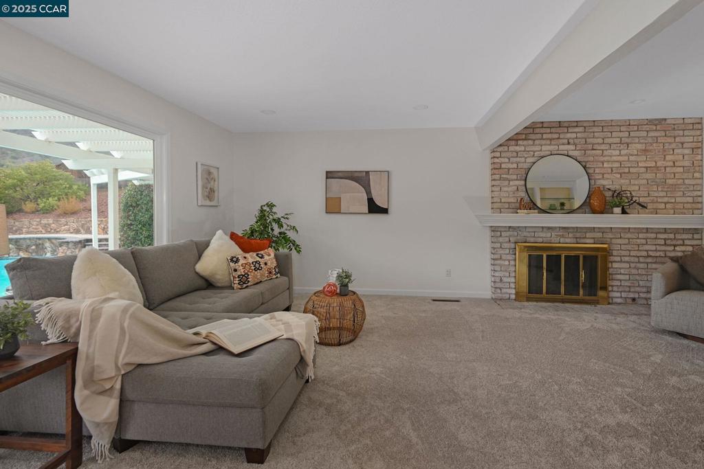 DANA HILLS - Residential